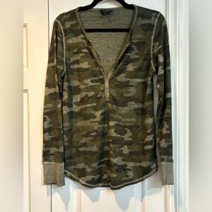 Lucky Brand Green Camo Long Sleeve Top
